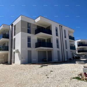 Ližnjan. Novogradnja. Prodajemo stan s  pogledom na more.