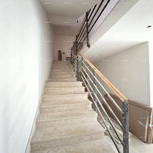 Ližnjan. Novogradnja. Prodajemo stan s  pogledom na more.