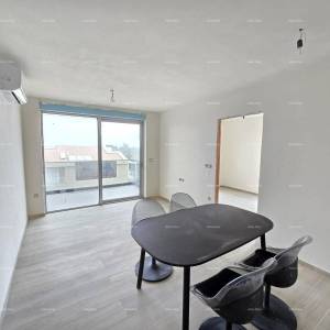 Ližnjan. Novogradnja. Prodajemo stan s  pogledom na more.