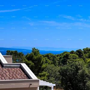 Ližnjan. Novogradnja. Prodajemo stan s  pogledom na more.