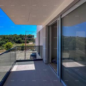 Ližnjan. Novogradnja. Prodajemo stan s  pogledom na more.