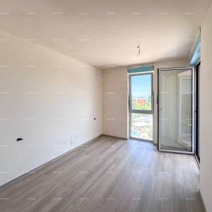 Ližnjan. Novogradnja. Prodajemo stan s  pogledom na more.