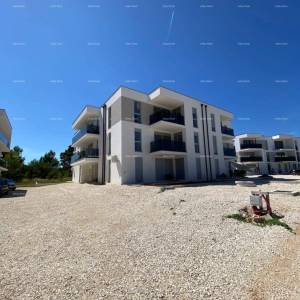 Ližnjan. Novogradnja. Prodajemo stan s  pogledom na more.