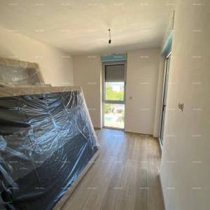 Ližnjan. Novogradnja. Prodajemo stan s  pogledom na more.