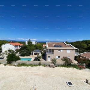 Ližnjan. Novogradnja. Prodajemo stan s  pogledom na more.