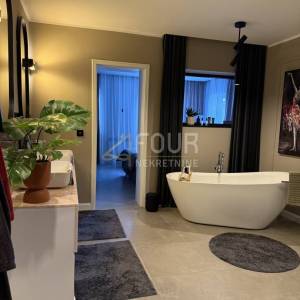 Lovran - okolica, samostojeća kuća, okućnica, panoramski pogled