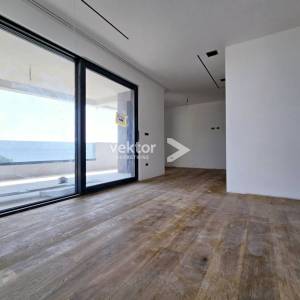 Lovran, stan s okućnicom i pogledom na more, novogradnja