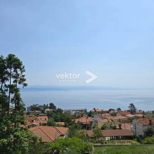 Lovran, stan s okućnicom i pogledom na more, novogradnja