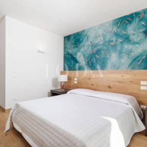 Luksuzna kuća u 1. redu do mora