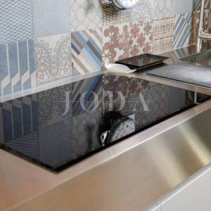 Luksuzna kuća u 1. redu do mora