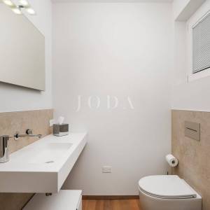 Luksuzna kuća u 1. redu do mora