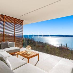 Luksuzna kuća u 1. redu do mora