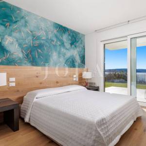 Luksuzna kuća u 1. redu do mora