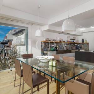 Luksuzna kuća u 1. redu do mora