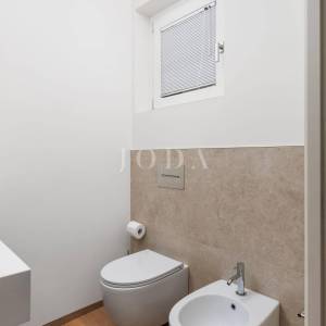 Luksuzna kuća u 1. redu do mora