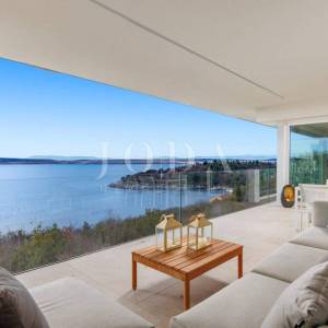 Luksuzna kuća u 1. redu do mora