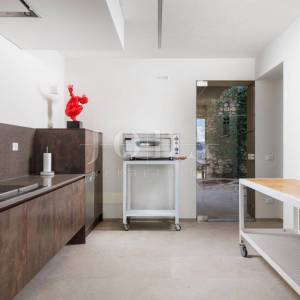 Luksuzna kuća u 1. redu do mora