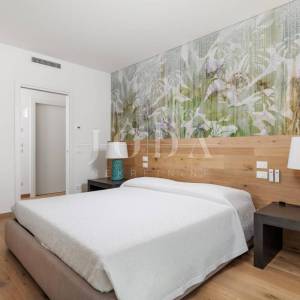 Luksuzna kuća u 1. redu do mora