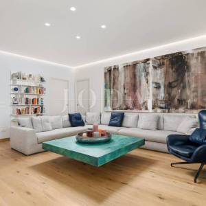 Luksuzna kuća u 1. redu do mora