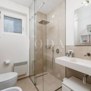 Luksuzna kuća u 1. redu do mora