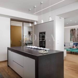 Luksuzna kuća u 1. redu do mora