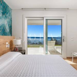 Luksuzna kuća u 1. redu do mora