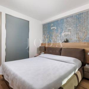 Luksuzna kuća u 1. redu do mora