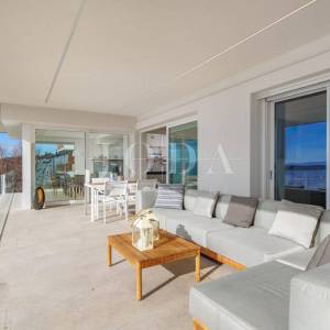 Luksuzna kuća u 1. redu do mora