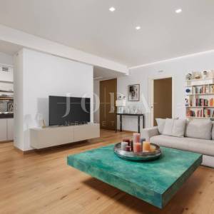 Luksuzna kuća u 1. redu do mora