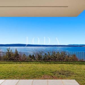 Luksuzna kuća u 1. redu do mora