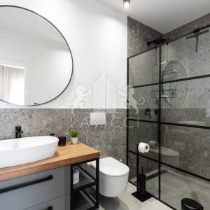 Luksuzna moderna kuća s bazenom i pogledom na more – Vrsi