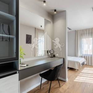 Luksuzna moderna kuća s bazenom i pogledom na more – Vrsi