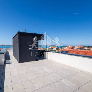 Luksuzna moderna kuća s bazenom i pogledom na more – Vrsi