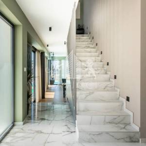 Luksuzna moderna kuća s bazenom i pogledom na more – Vrsi