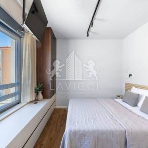 Luksuzna moderna kuća s bazenom i pogledom na more – Vrsi