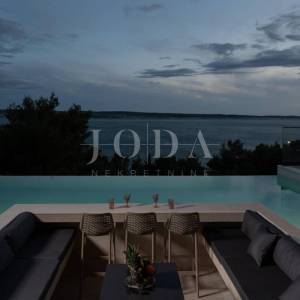 Luksuzna vila s panoramskim pogledom na more