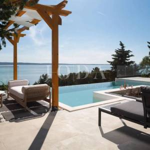 Luksuzna vila s panoramskim pogledom na more