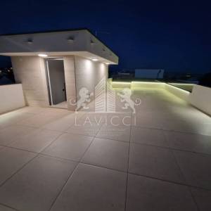 Luksuzni penthouse s krovnom terasom - Vir, Jadro