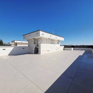 Luksuzni penthouse s krovnom terasom - Vir, Jadro