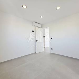 Luksuzni penthouse s krovnom terasom - Vir, Jadro