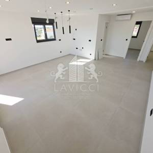 Luksuzni penthouse s krovnom terasom - Vir, Jadro