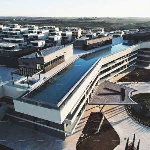 Luksuzni resort s krovnim infinity bazenom!