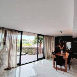 Luksuzni stan s pogledom na more, 30 m od plaže, savršen za obitelj