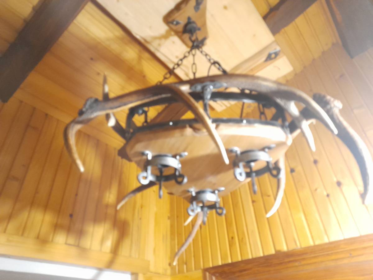 Luster od jelenskih rogova