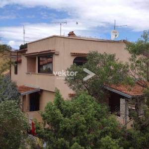 Mali Lošinj, Artatore, kuća sa tri apartmana 