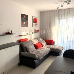 Malinska – apartman s dvije jedinice i okućnicom, blizu mora