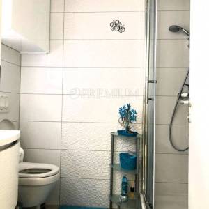 Malinska – apartman s dvije jedinice i okućnicom, blizu mora