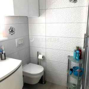 Malinska – apartman s dvije jedinice i okućnicom, blizu mora