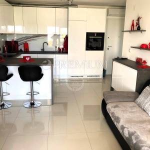 Malinska – apartman s dvije jedinice i okućnicom, blizu mora