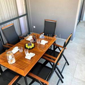 Malinska – apartman s dvije jedinice i okućnicom, blizu mora